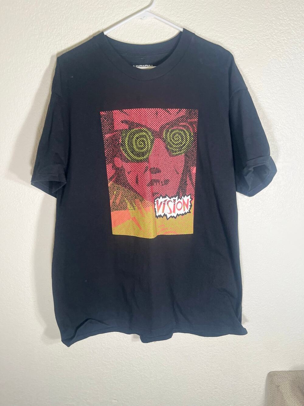 Vision Street Wear XL mens black T-Shirt w/graphic design-NWOT
